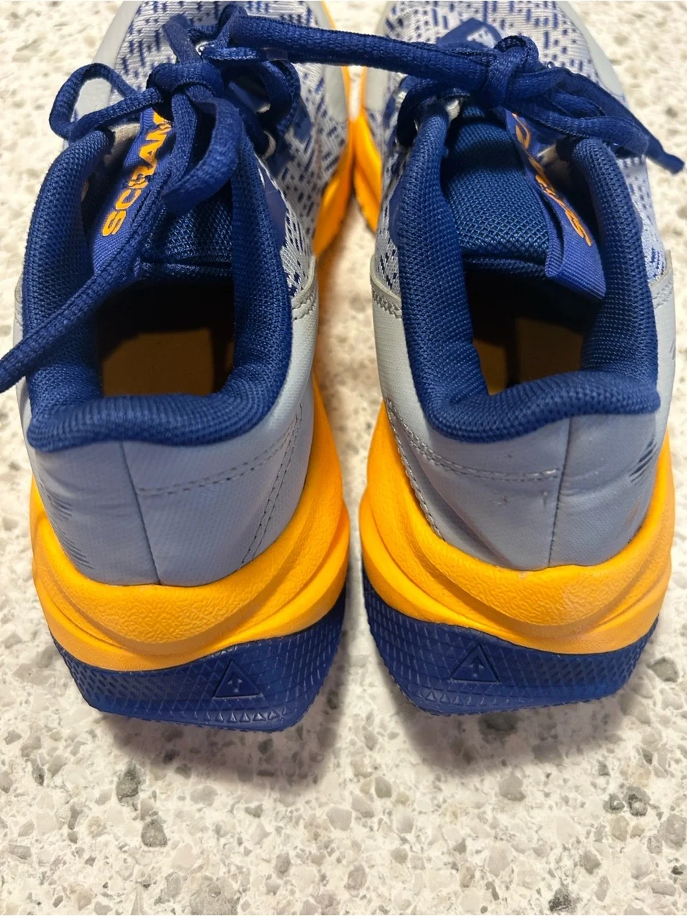 Under Armour Scramjet 5 GS kids sneakers size 5 5Y blue orange
